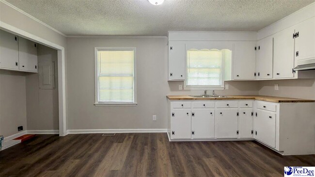 Building Photo - 1109 E Macree Terrace