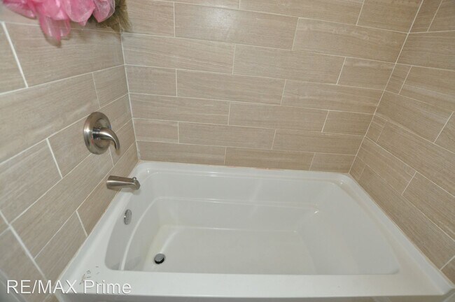Building Photo - 3 br, 1 bath House - 104 Gumwood Drive