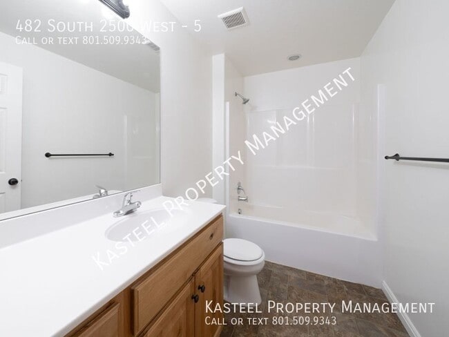 Building Photo - 482 S 2500 W