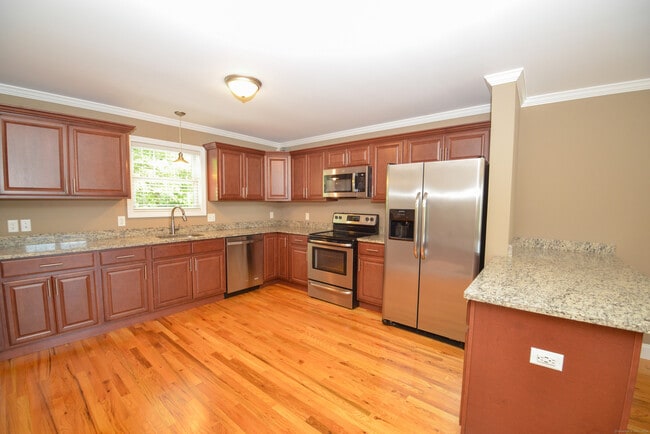 Building Photo - 335-343 Meadowside Rd