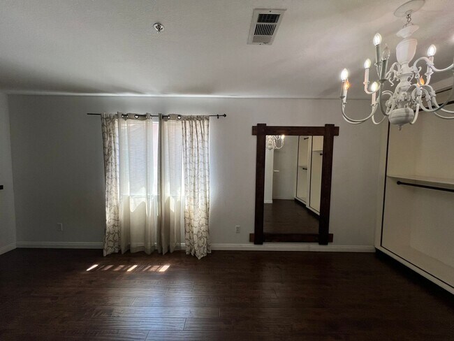 Building Photo - 13539 Whipple St