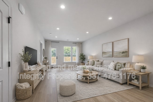 Building Photo - 606 Guillot Rd