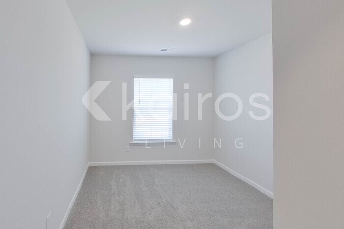 Building Photo - 2477 Banyon Cir