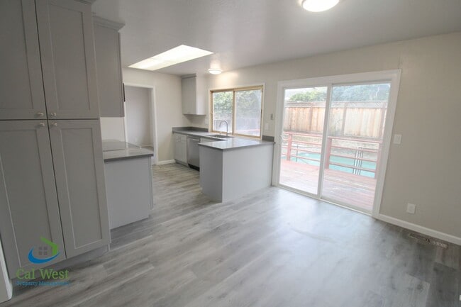 Building Photo - $4595 - Large spacious updated 4 Bed/2.5 B...