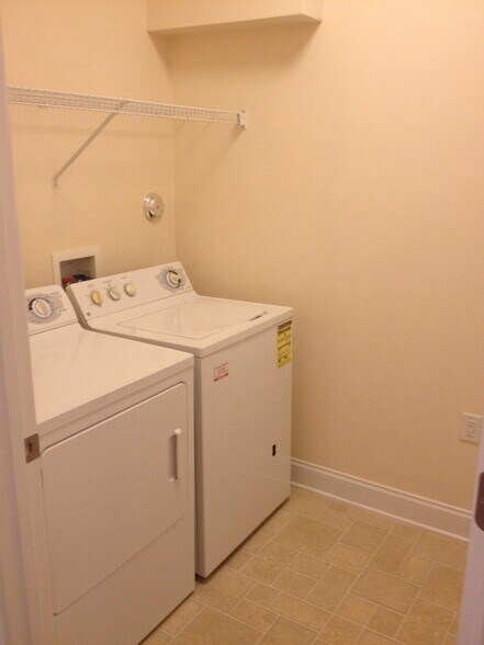 Laundry Room - 100 Gateway Condos Drive