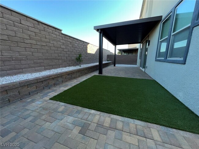 Building Photo - 612 Emerson Creek Ct