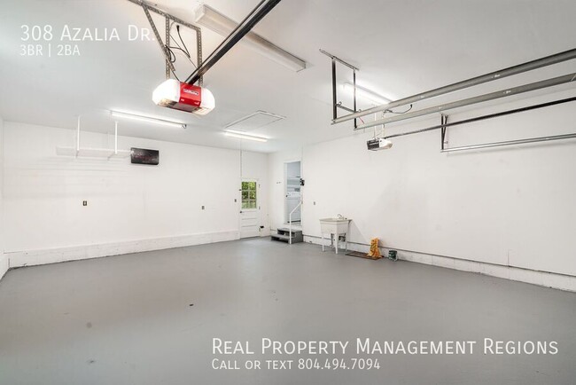 Building Photo - 308 Azalia Dr