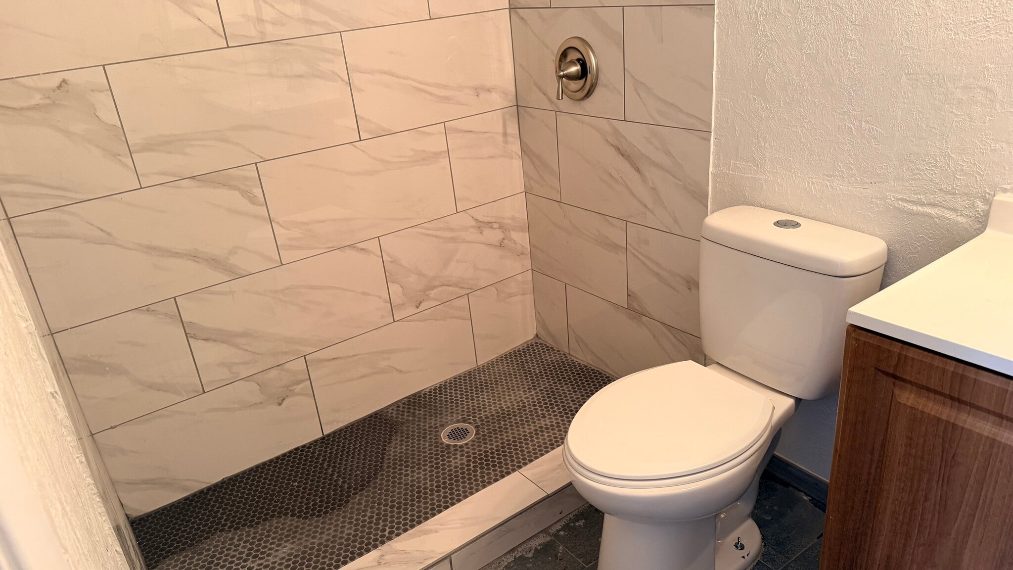 Building Photo - 8057 Meadow Rd