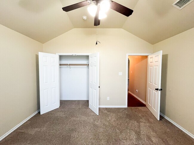 Building Photo - Available 7/16/2025 Beautiful 1 story, 4 b...