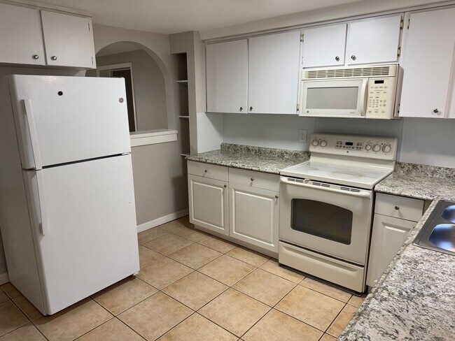 Primary Photo - Spacious 3-Bedroom, 2-Bath Triplex – Clean...