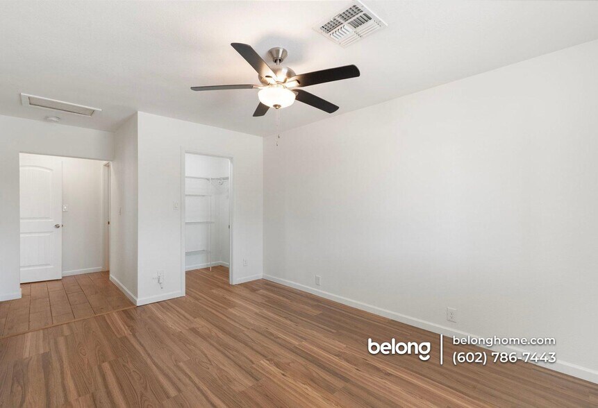 Building Photo - 3313 N 43rd Pl