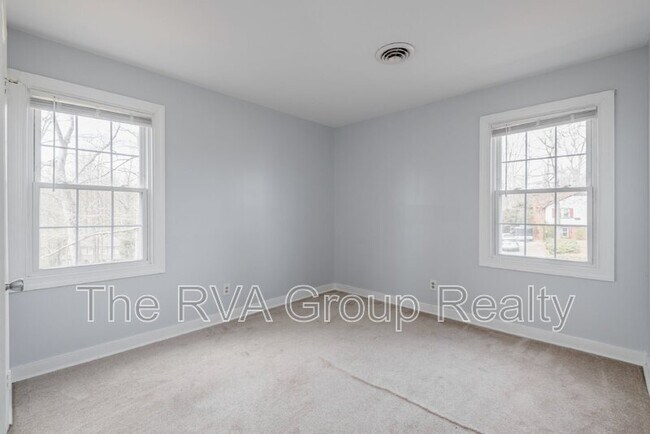 Building Photo - 1601 Lancashire Dr