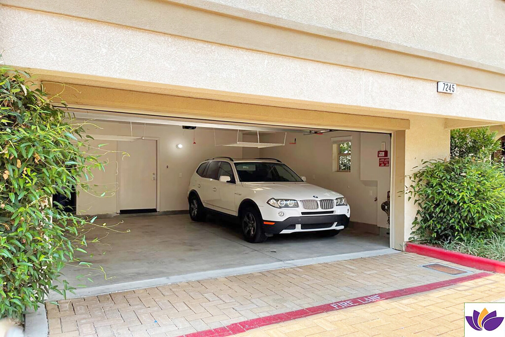 Building Photo - 7245 N Maple Rd