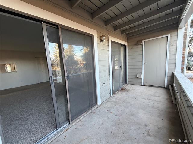 Building Photo - 12043 W Cross Dr