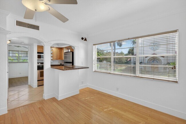 Building Photo - 901 NE 3rd St