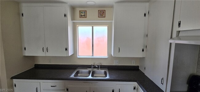 Building Photo - 315 Arnold St