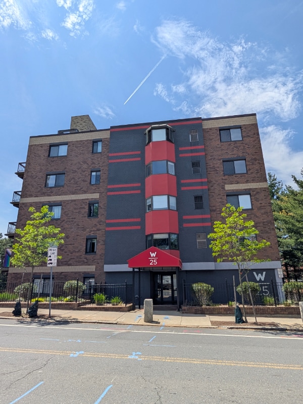 Building Photo - 25 Webster Ave