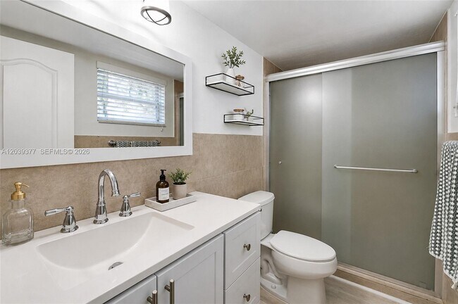 Building Photo - 8950 SW 69th Ct