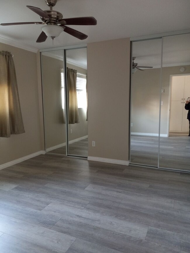 Building Photo - Location is Everything!  2 Minute Walk to the Sand of Mission Bay from Your Front Door!