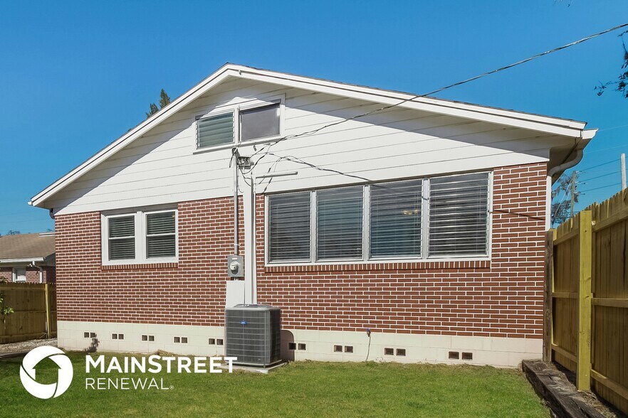 Building Photo - 840 N Florida Ave