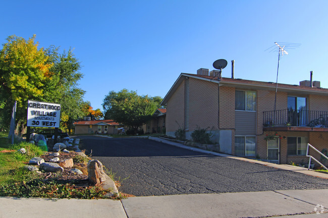 Building Photo - Crestwood Village