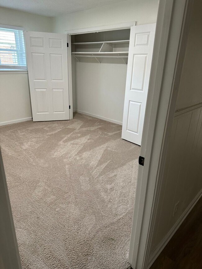Building Photo - Charming 2BR Duplex in Memphis