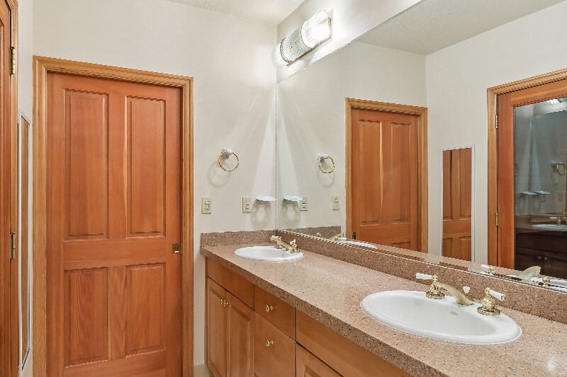 Building Photo - 8740 SW Birchwood Rd