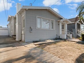 Building Photo - Great 2 bedroom Home