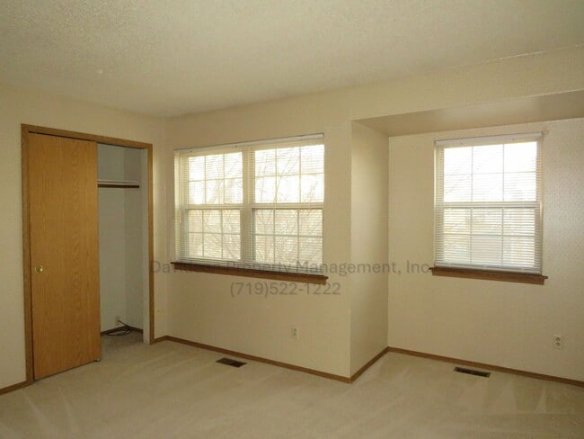 Building Photo - 8013 Lexington Park Dr