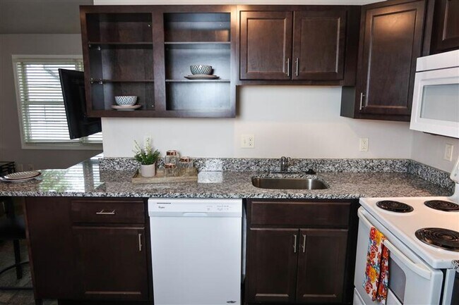 Interior Photo - 504 E Clark St