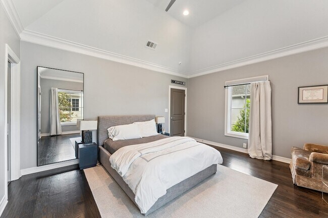 Building Photo - 7 Marilane St