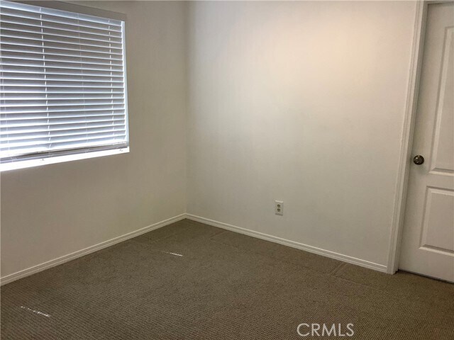Building Photo - 932 S Lone Pine Ln