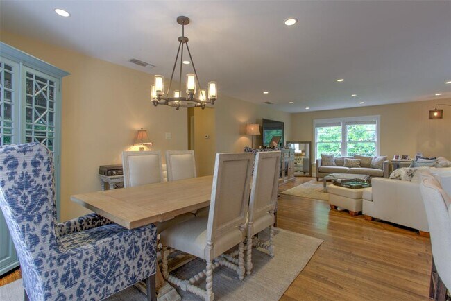 Building Photo - 2105 Rockridge Terrace