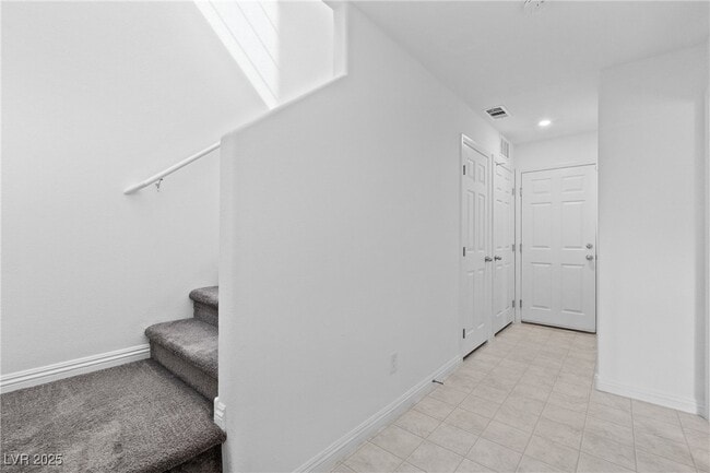 Building Photo - 5231 Dubris Dr