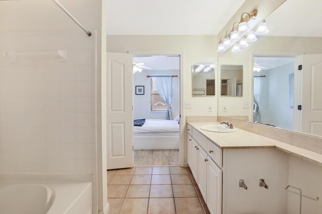 Building Photo - 276 Murcia Dr