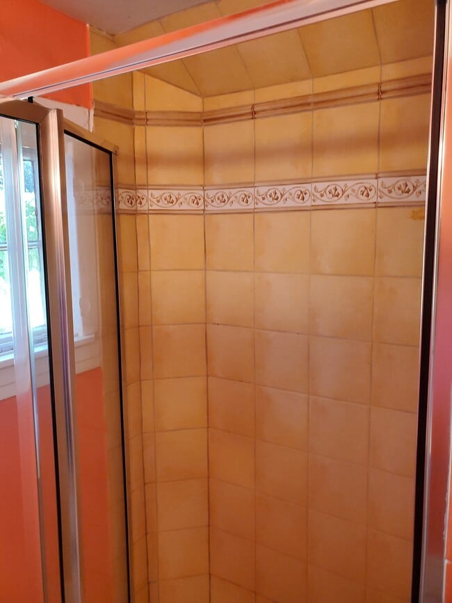 Building Photo - 113 Charles St