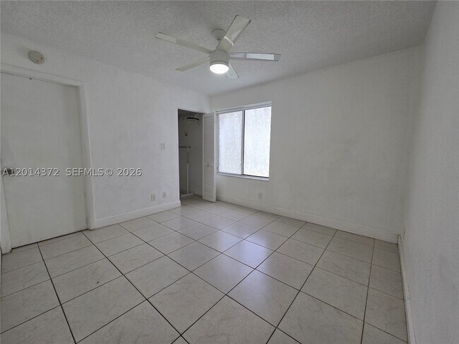 Building Photo - 1001 Coral Club Dr