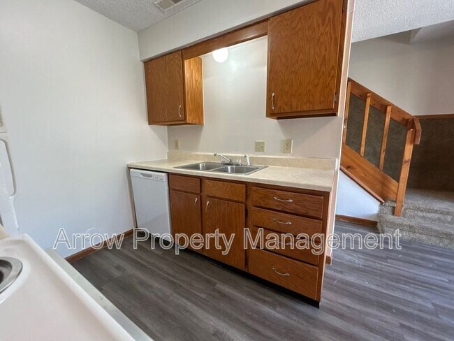 Building Photo - 1322 S Jackson St