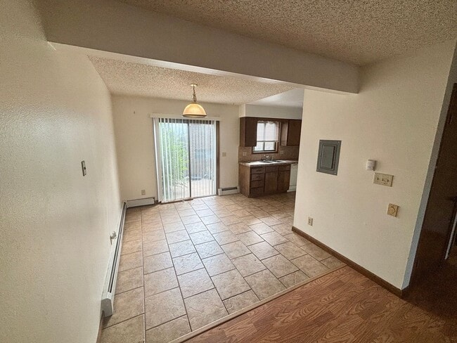 Building Photo - 1624 Azalea Dr