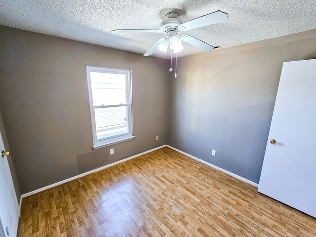 Building Photo - 2221 Collins Way