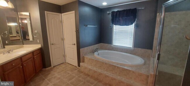 Building Photo - 23503 Sugar View Dr