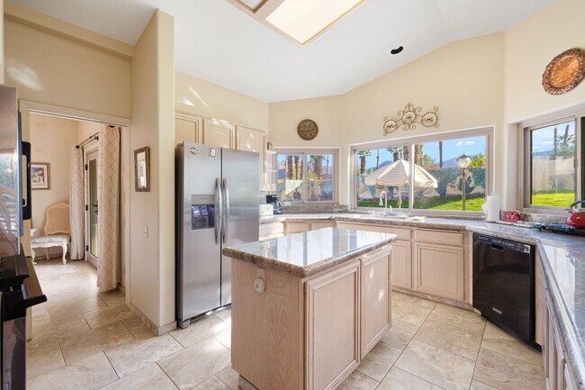 Building Photo - 73657 Agave Ln