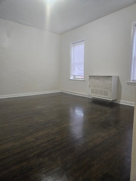 Building Photo - 123 N Walnut St