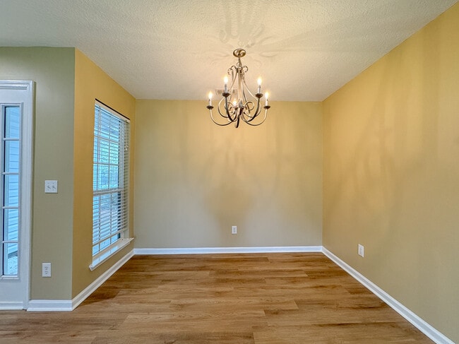 Building Photo - 304 Brina Rd