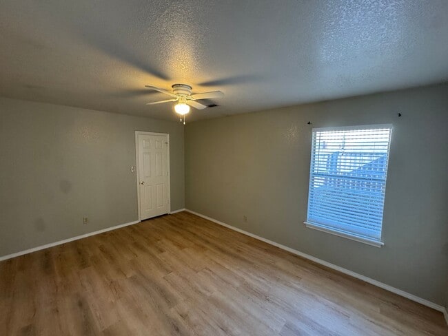 Building Photo - 20 Mc Gee St