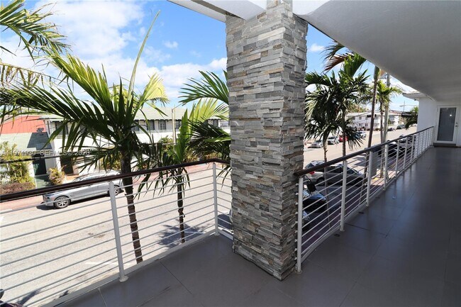 Building Photo - 540 74th St