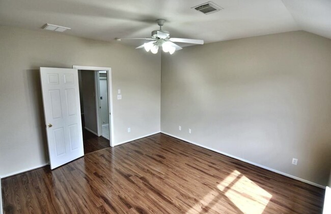 Master Bedroom - 2915 Loganberry Park Ln