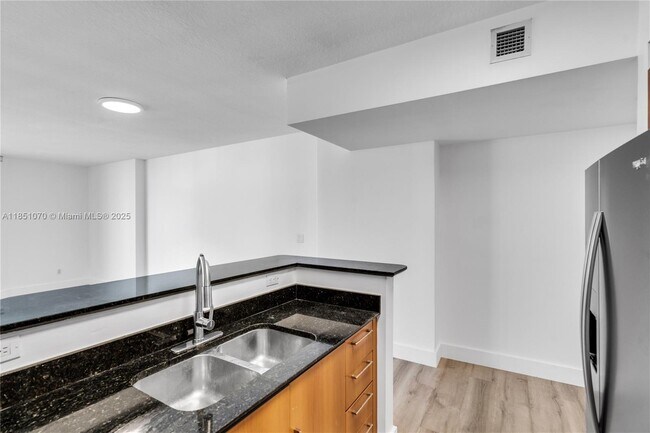Building Photo - 325 S Biscayne Blvd