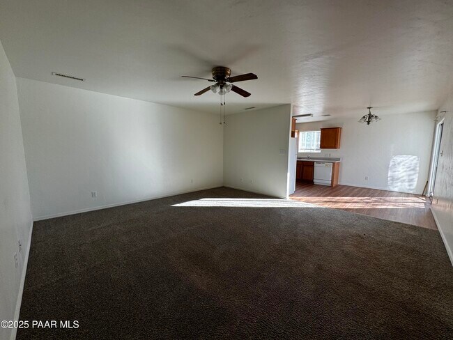 Building Photo - 3335 N Yavapai Ct