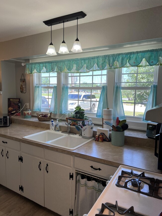 Building Photo - 601 E McKissock St